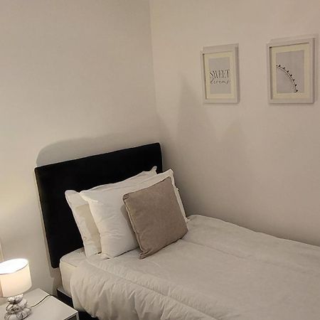 Stunning 2 Bedroom Apartment In Canary Wharf - Morland Apartments London Zimmer foto