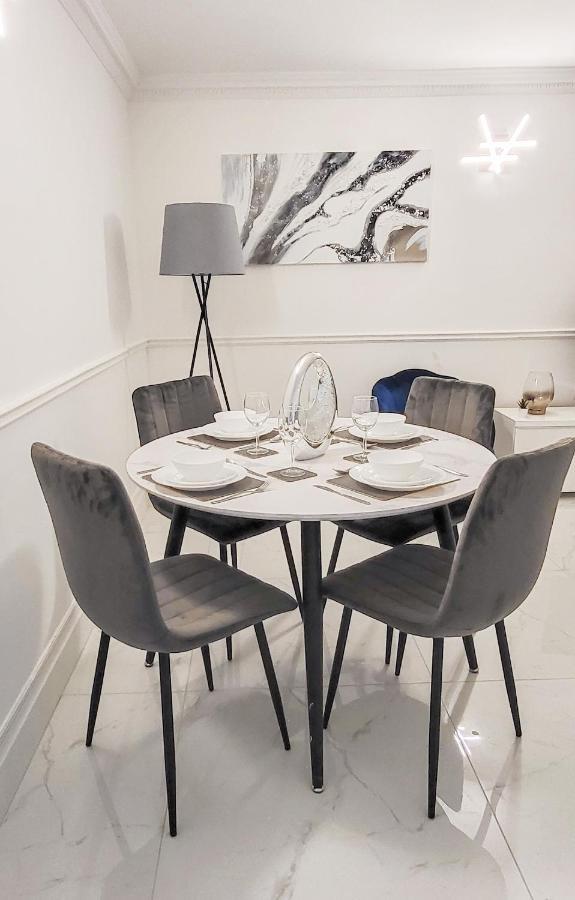 Stunning 2 Bedroom Apartment In Canary Wharf - Morland Apartments London Exterior foto
