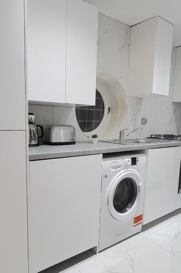 Stunning 2 Bedroom Apartment In Canary Wharf - Morland Apartments London Exterior foto