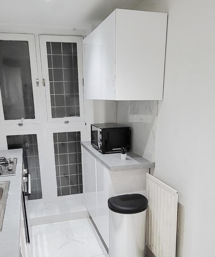 Stunning 2 Bedroom Apartment In Canary Wharf - Morland Apartments London Exterior foto